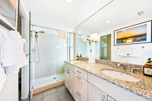 Bathroom - Heart Of North Park, Mins To Beach & Restaurants (San Diego)