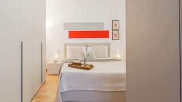 Apartment (1 Bedroom) | 1 bedroom, iron/ironing board, cots/infant beds, bed sheets