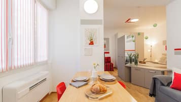 Apartment (1 Bedroom) | Living area | TV