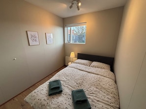 3 bedrooms, WiFi, bed sheets