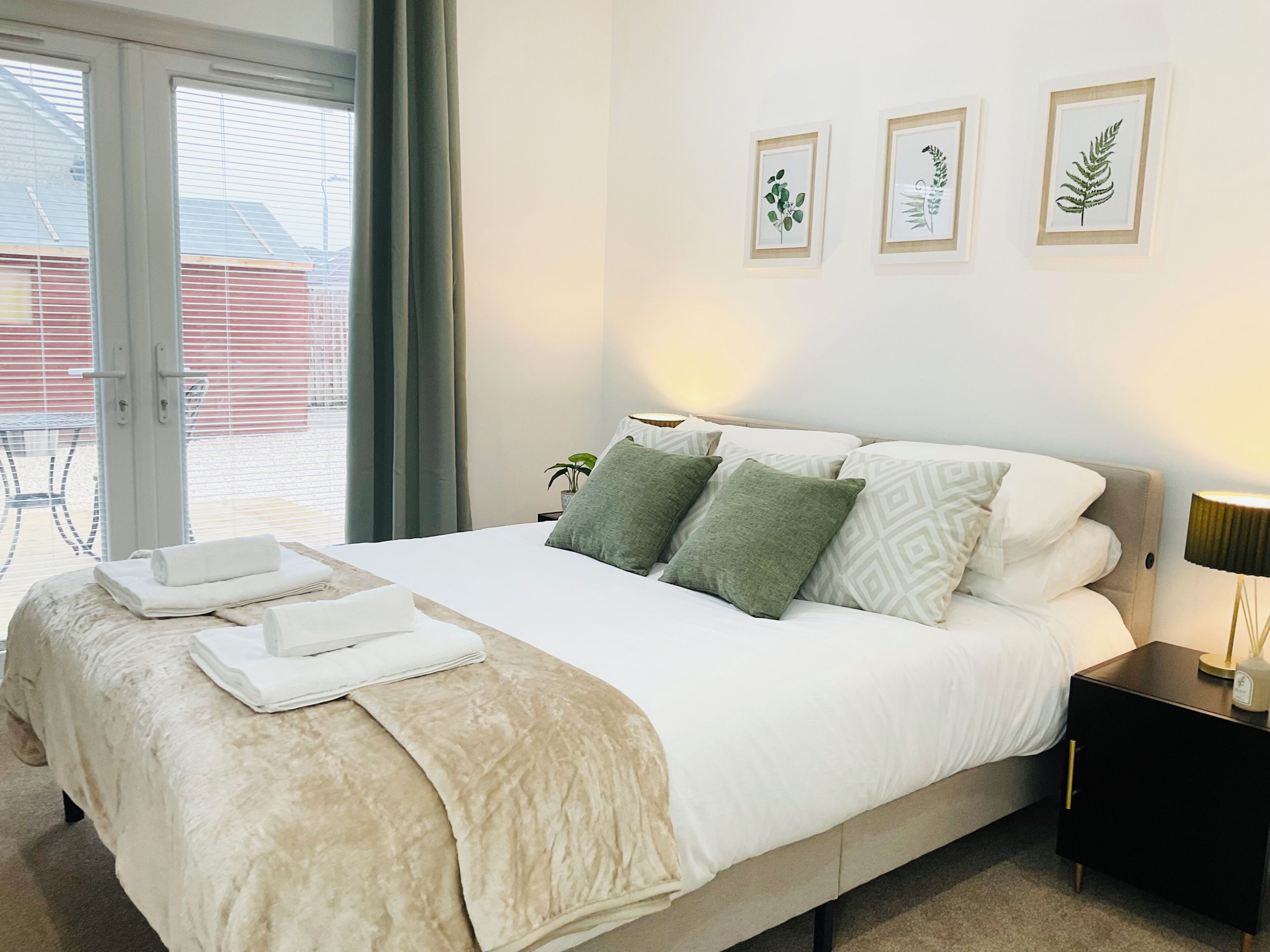 4 bedrooms, iron/ironing board, free WiFi, bed sheets