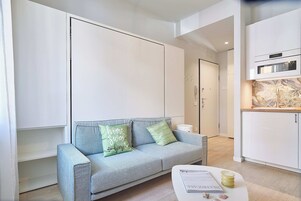 Apartment (0 Bedroom) | Front of property