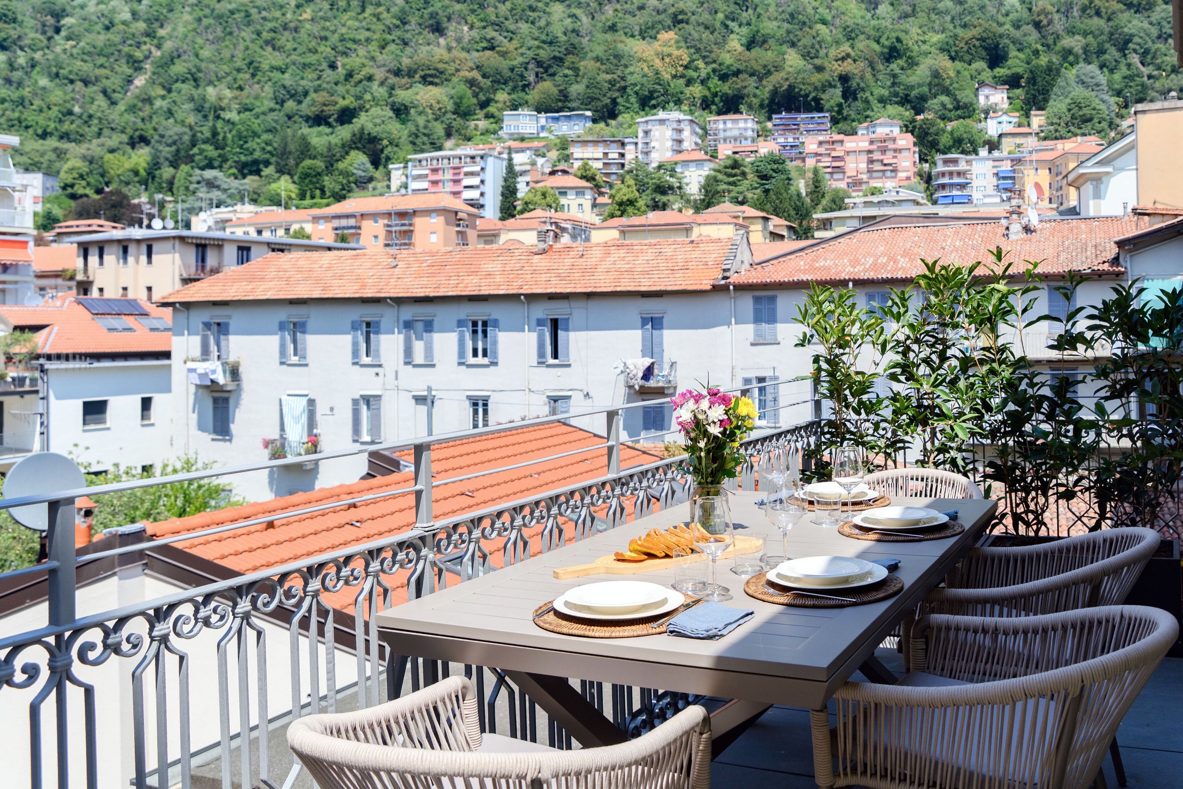 Apartment | Outdoor dining