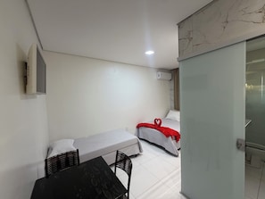 Standard Double or Twin Room | WiFi (free)