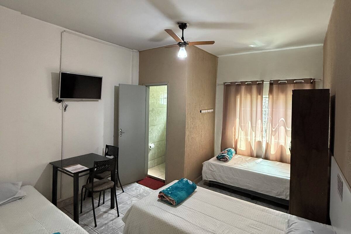 Habitación estándar con 1 cama doble o 2 individuales | Wifi gratis