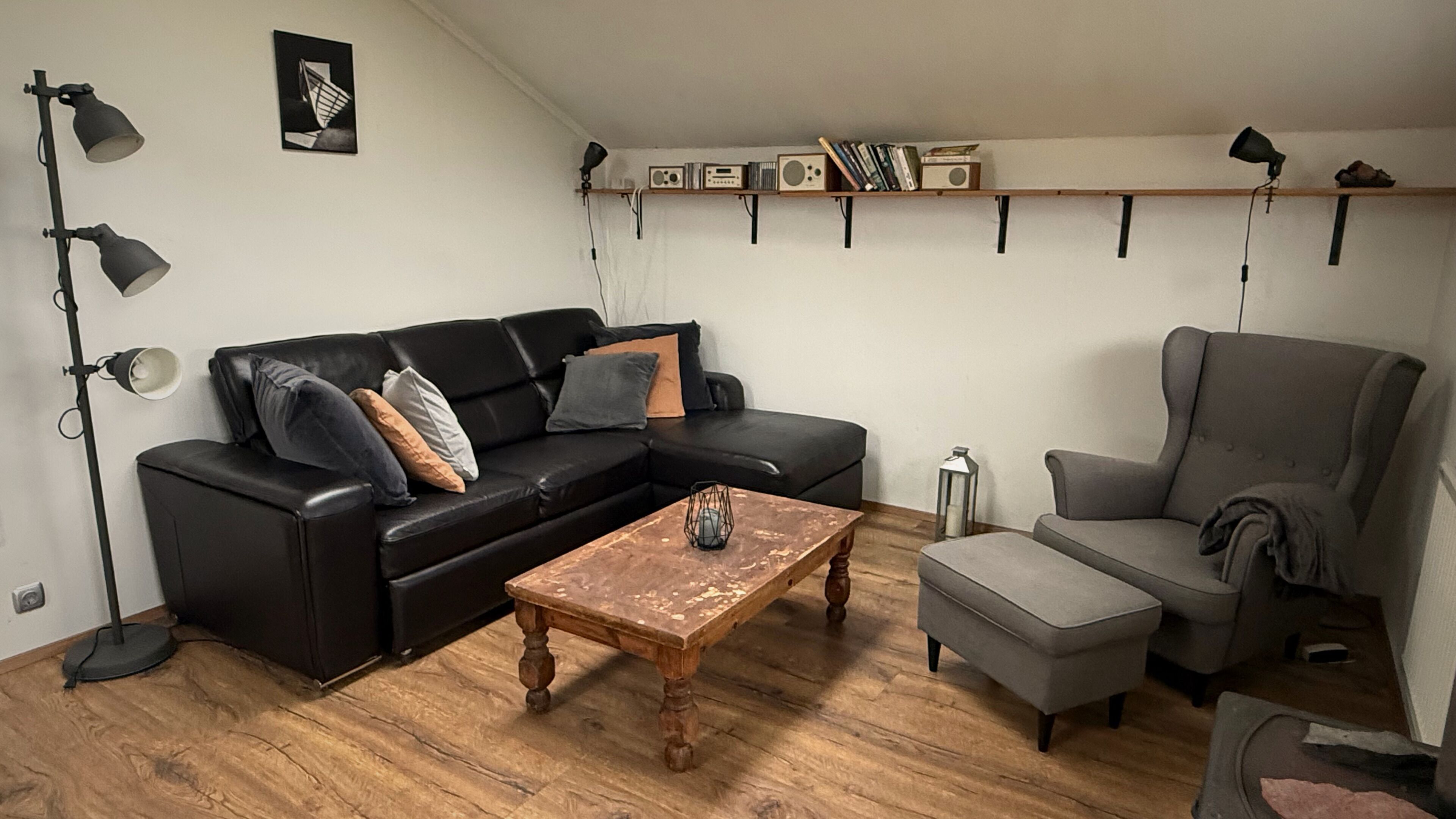 Apartment, 1 Double Bed, Private Bathroom, Ocean View to -Kópatjörn | Living area