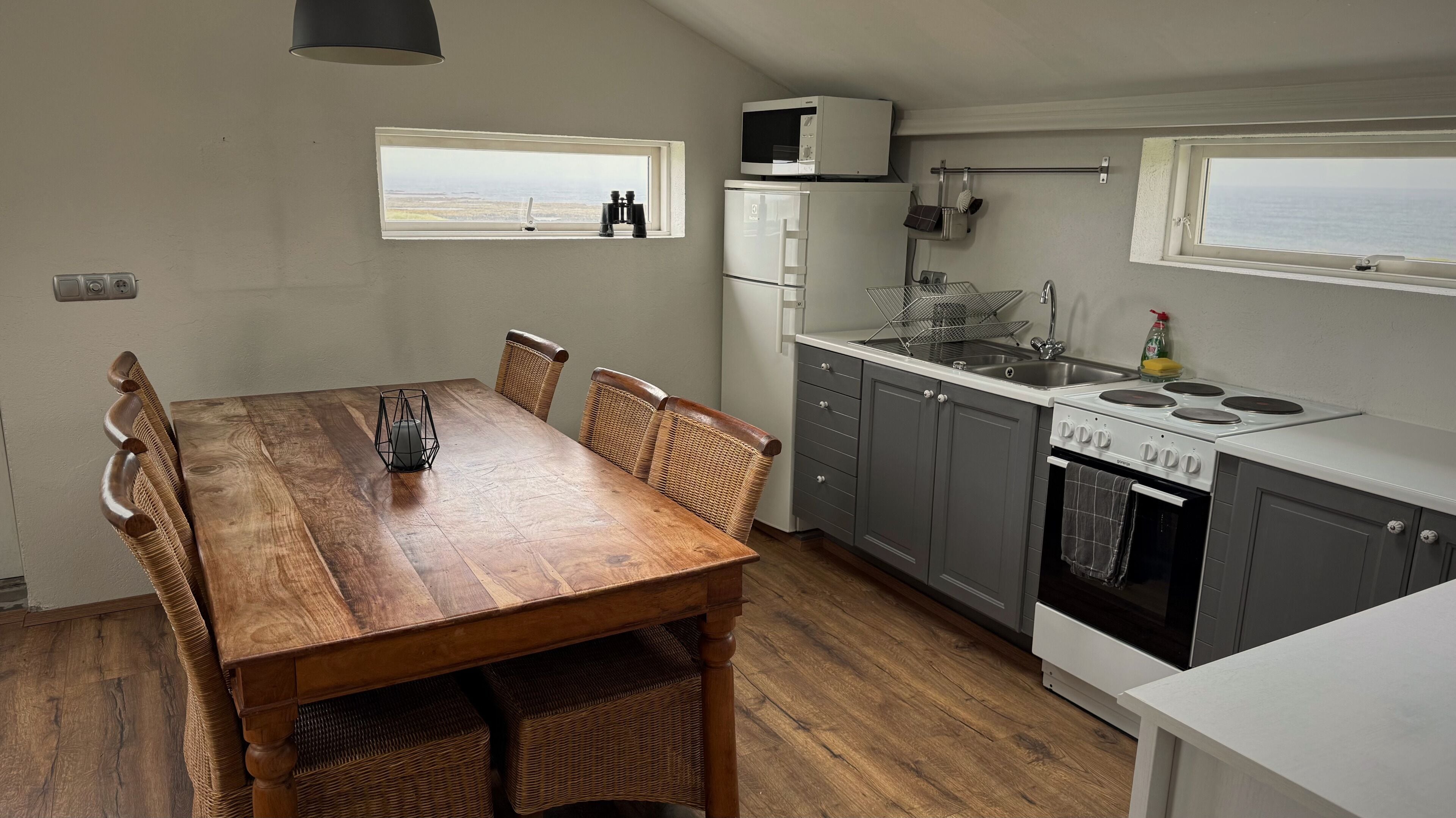 Apartment, 1 Double Bed, Private Bathroom, Ocean View to -Kópatjörn | Private kitchen