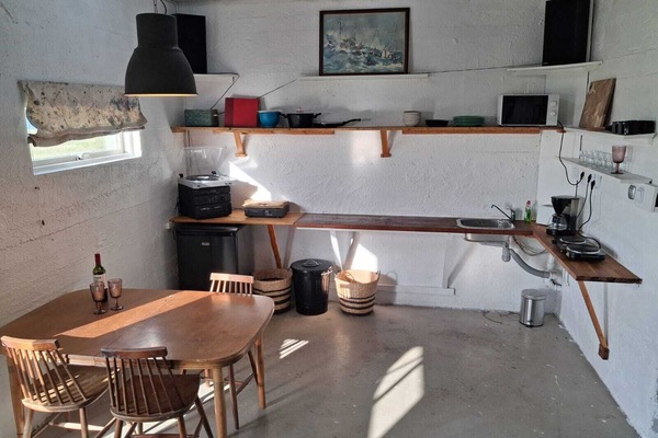 Apartment, 1 Queen Bed, Private Bathroom, Partial Ocean View to-Brimnes | Dining