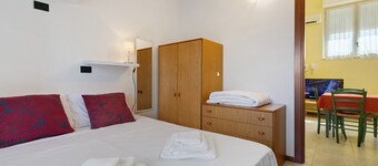 Apartment 'Piandanna Rooms' near Clinics