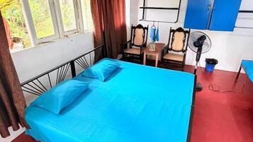 Standard Double or Twin Room, Private Bathroom | Desk, WiFi (free)