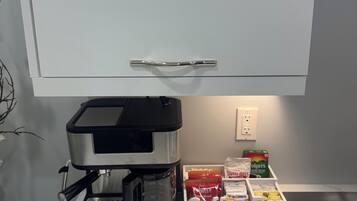 Microwave, stovetop, cookware/dishes/utensils