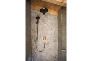 Bathroom - Vrbo Property (Neustift im Stubaital)
