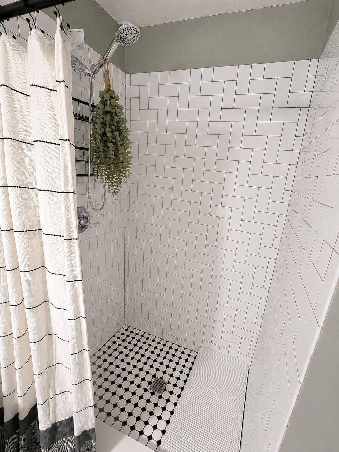 Shower, towels, soap, shampoo