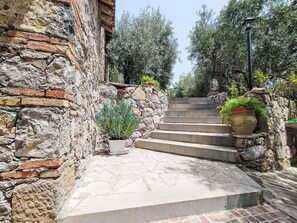 Property grounds - Wonderful private villa for 6 guests with WIFI, private pool, TV and terrace (Castelmola)