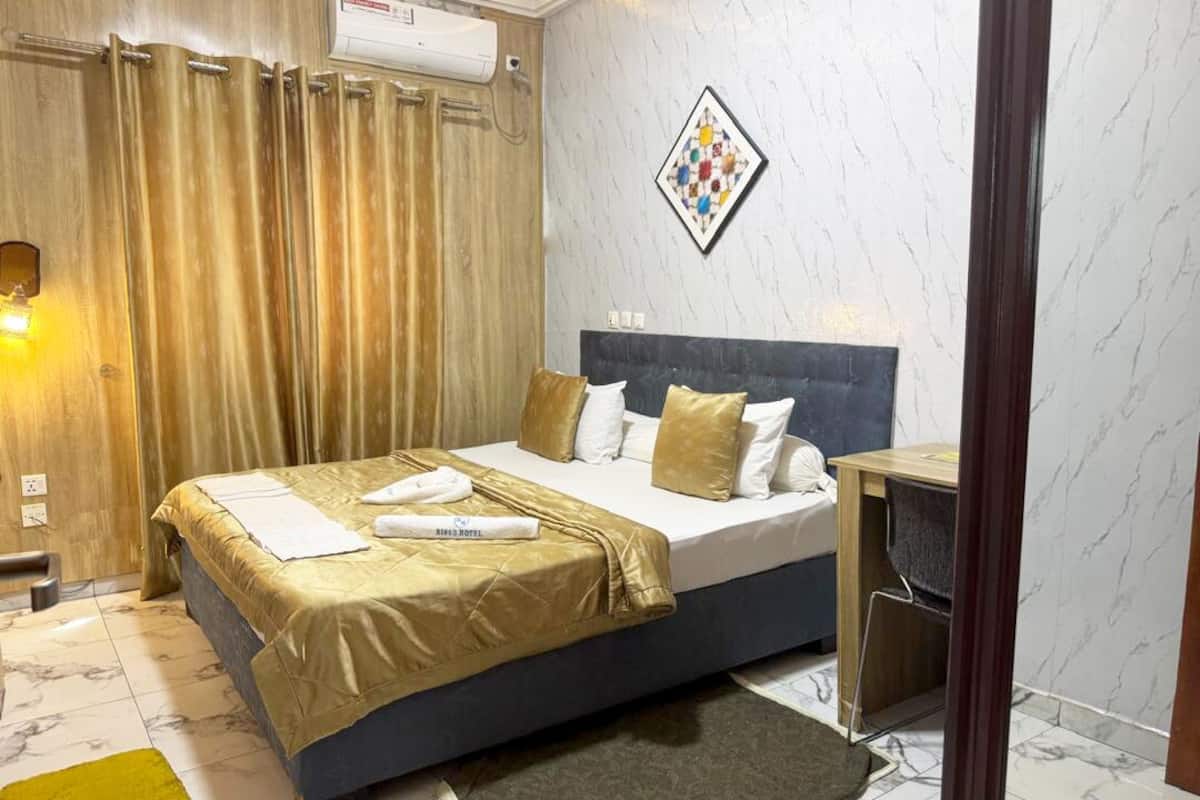 Executive Double Room, Balcony, City View | Iron/ironing board, WiFi (free)