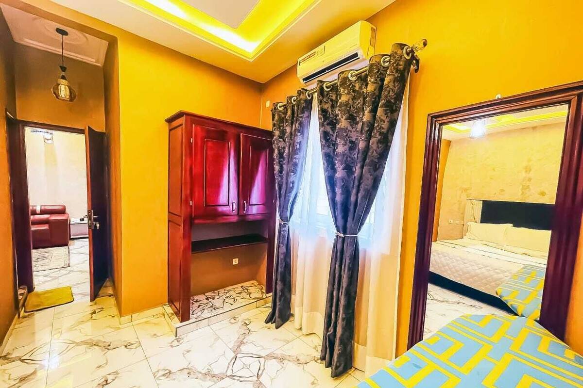 Family Studio Suite, Balcony, City View | Iron/ironing board, WiFi (free)