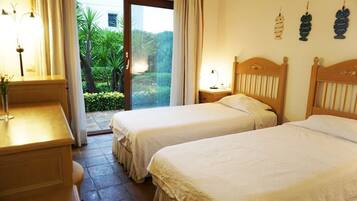 Standard Double or Twin Room, Patio, Garden View | Free WiFi