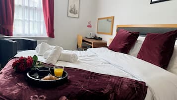 Classic Double Room | WiFi (free), bed sheets