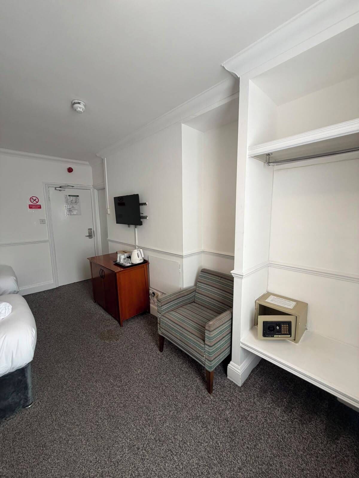 Economy Double or Twin Room | Interior
