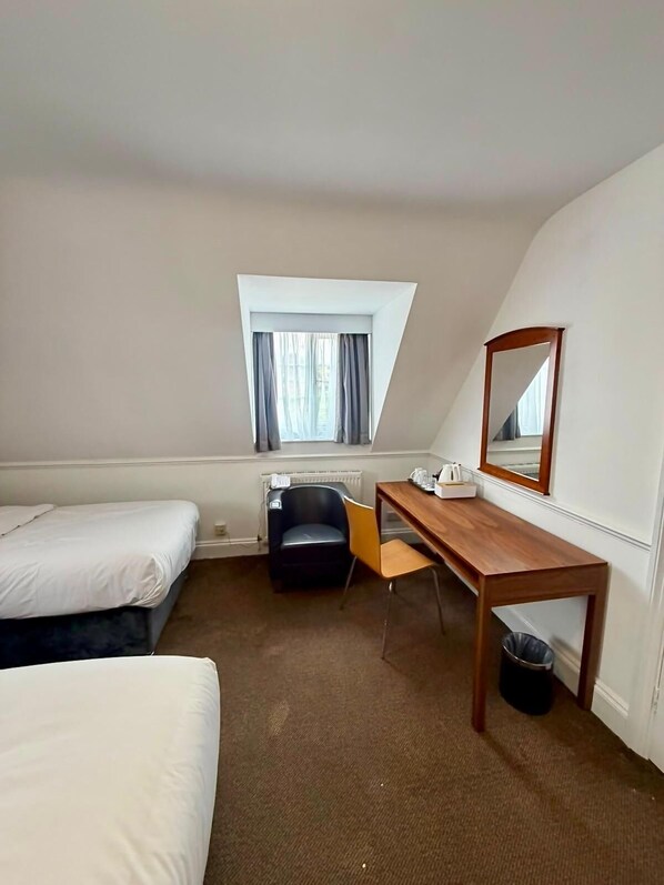 Family Triple Room | WiFi (free), bed sheets