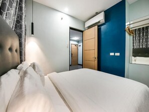 Superior Double or Twin Room, City View | In-room safe, soundproofing, WiFi (free) - Bay Area Suites Manila (Manila)