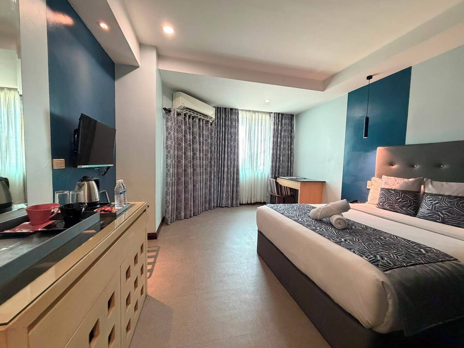 Deluxe Double Room | In-room safe, soundproofing, free WiFi, bed sheets