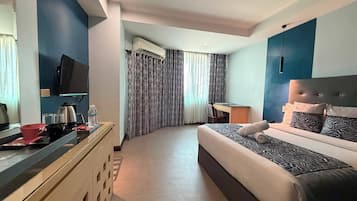 Deluxe Double Room | In-room safe, soundproofing, WiFi (free), bed sheets