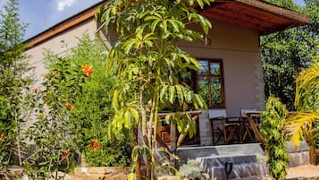 Deluxe-Ferienhaus, Terrasse, Poolblick | Terrasse/Patio