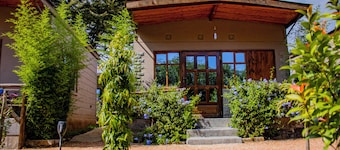 Emirishoi cottages and garden bistro