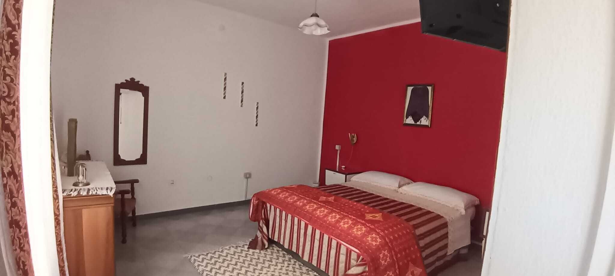 2 bedrooms, bed sheets