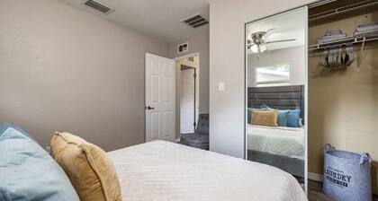Monthly Rental Comfy Beds Great for Remote Work
