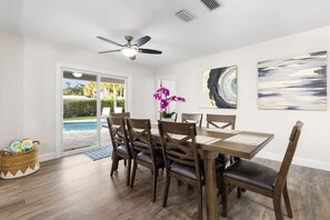 House | 3 bedrooms, Internet - 10 Mins to Beach-heated Pool Ping Pong Pool Table (Largo)