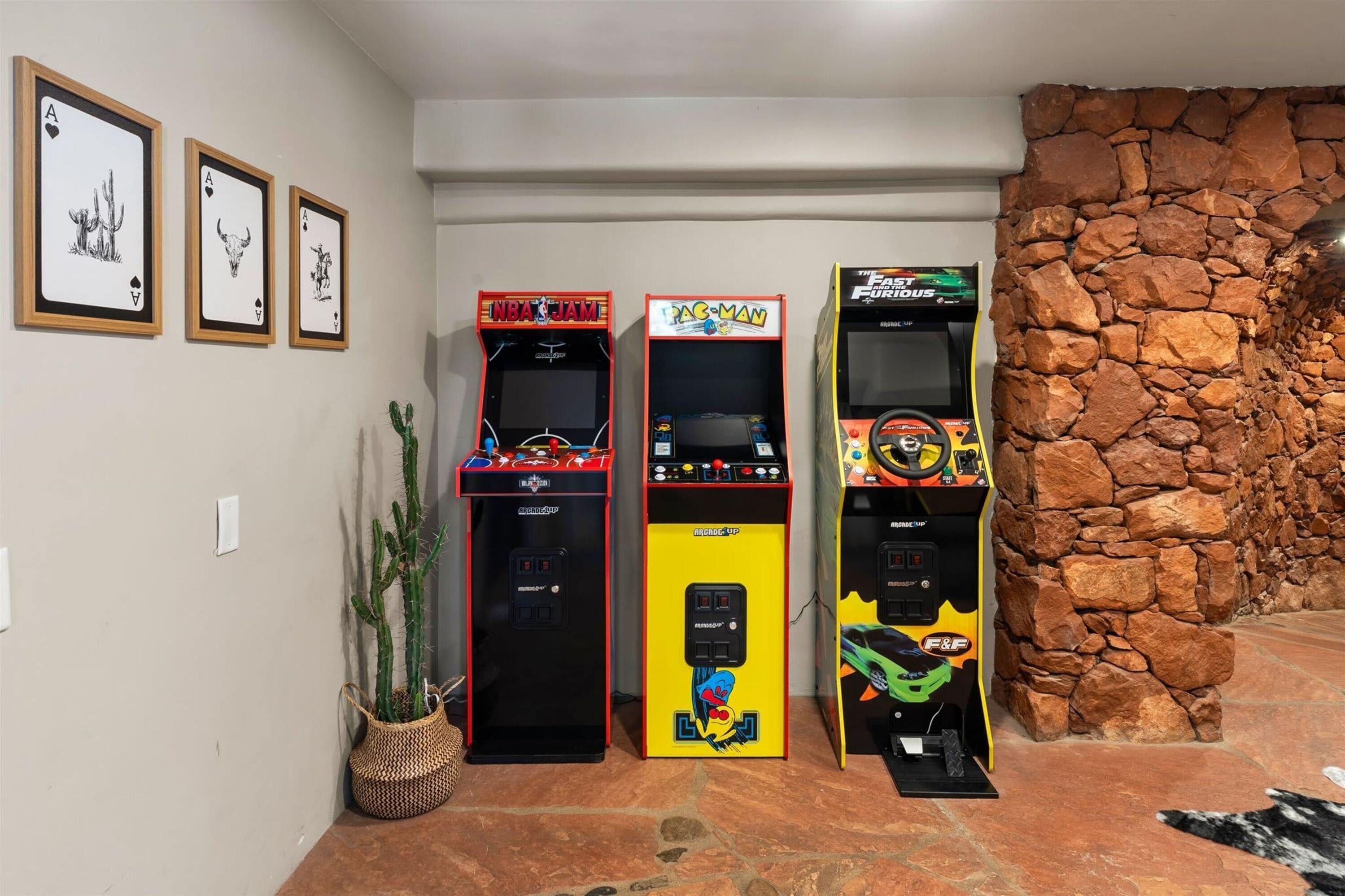 House | 5 bedrooms, high-speed internet