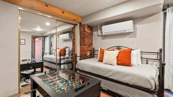 House | 5 bedrooms, high-speed internet