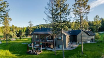 House | 6 bedrooms, high-speed internet