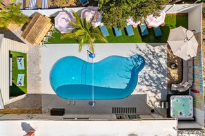 Casa | 4 quartos, acesso à internet de alta velocidade