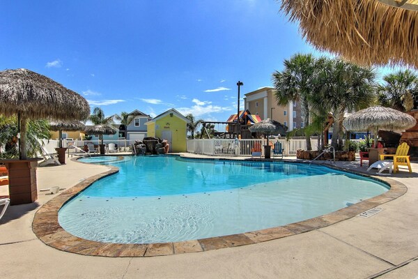 Happy Harbor 2 Resort Style Pools Playground - Port Aransas, TX