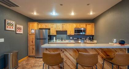 18 Hole Golf - Views For Miles - Hot Tub - Theater
