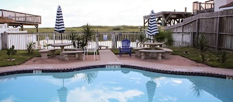 Cozy Canal Retreat Pool Fishing Close to Beach