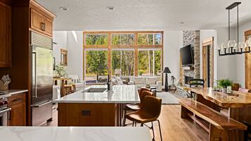 House | 4 bedrooms, high-speed internet