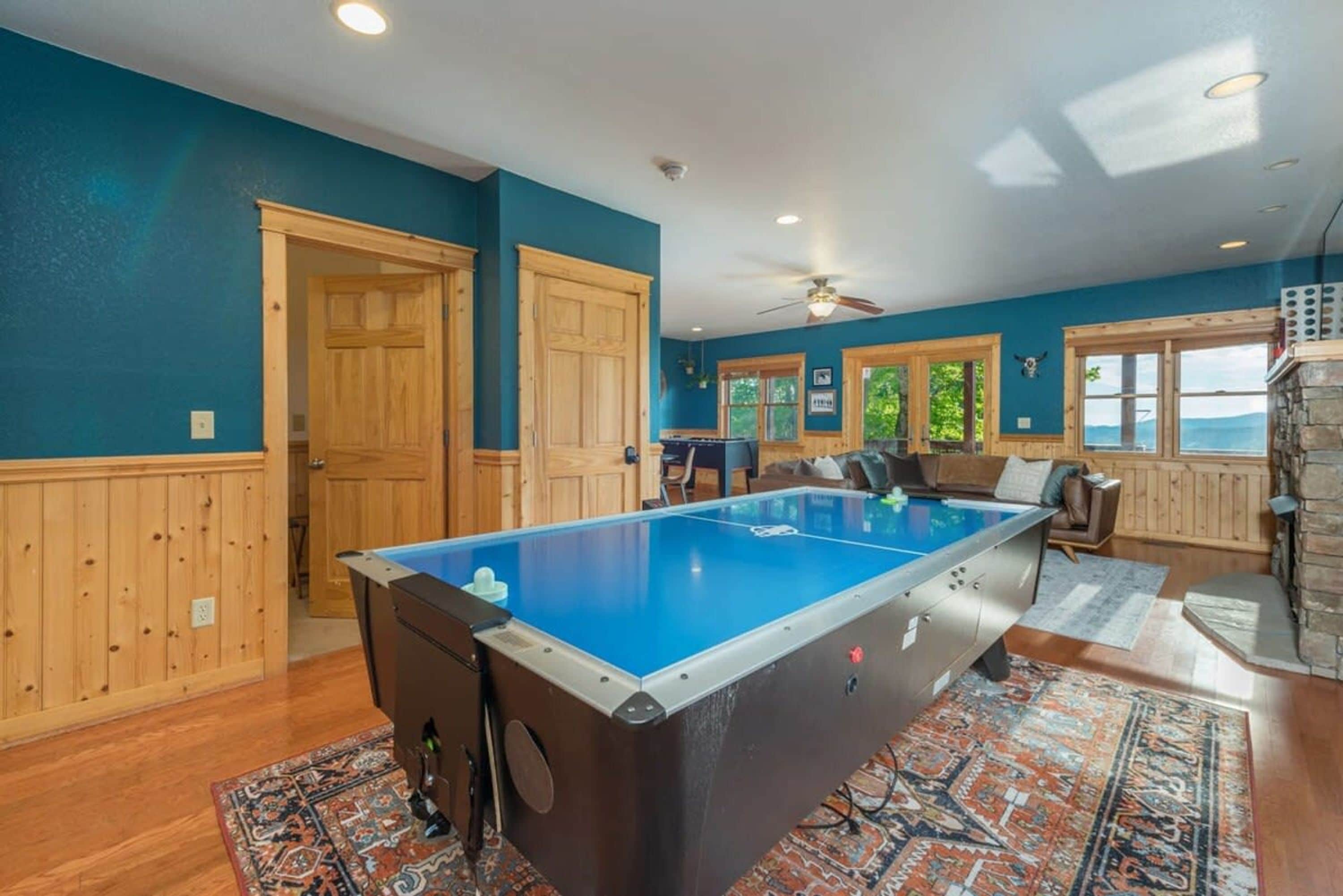 House | 8 bedrooms, high-speed internet