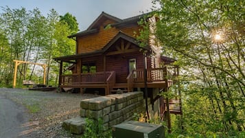 House | 8 bedrooms, high-speed internet