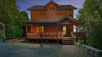 House | 12 bedrooms, high-speed internet