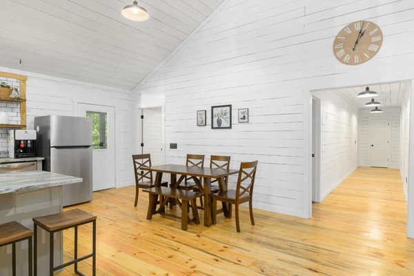 House | 3 bedrooms, high-speed internet