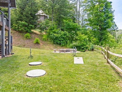 10min to Hatley Pointe Views Hottub Firepit