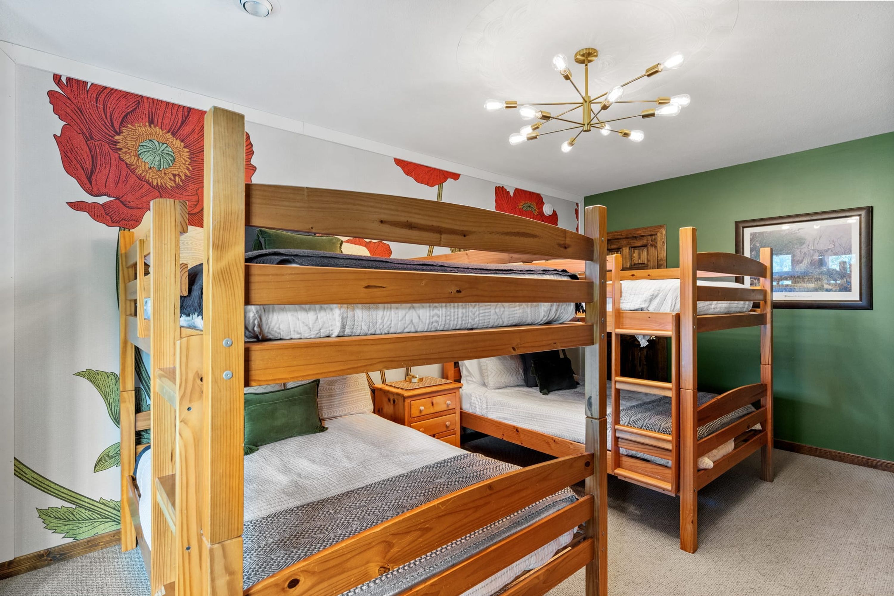 House | 6 bedrooms, high-speed internet