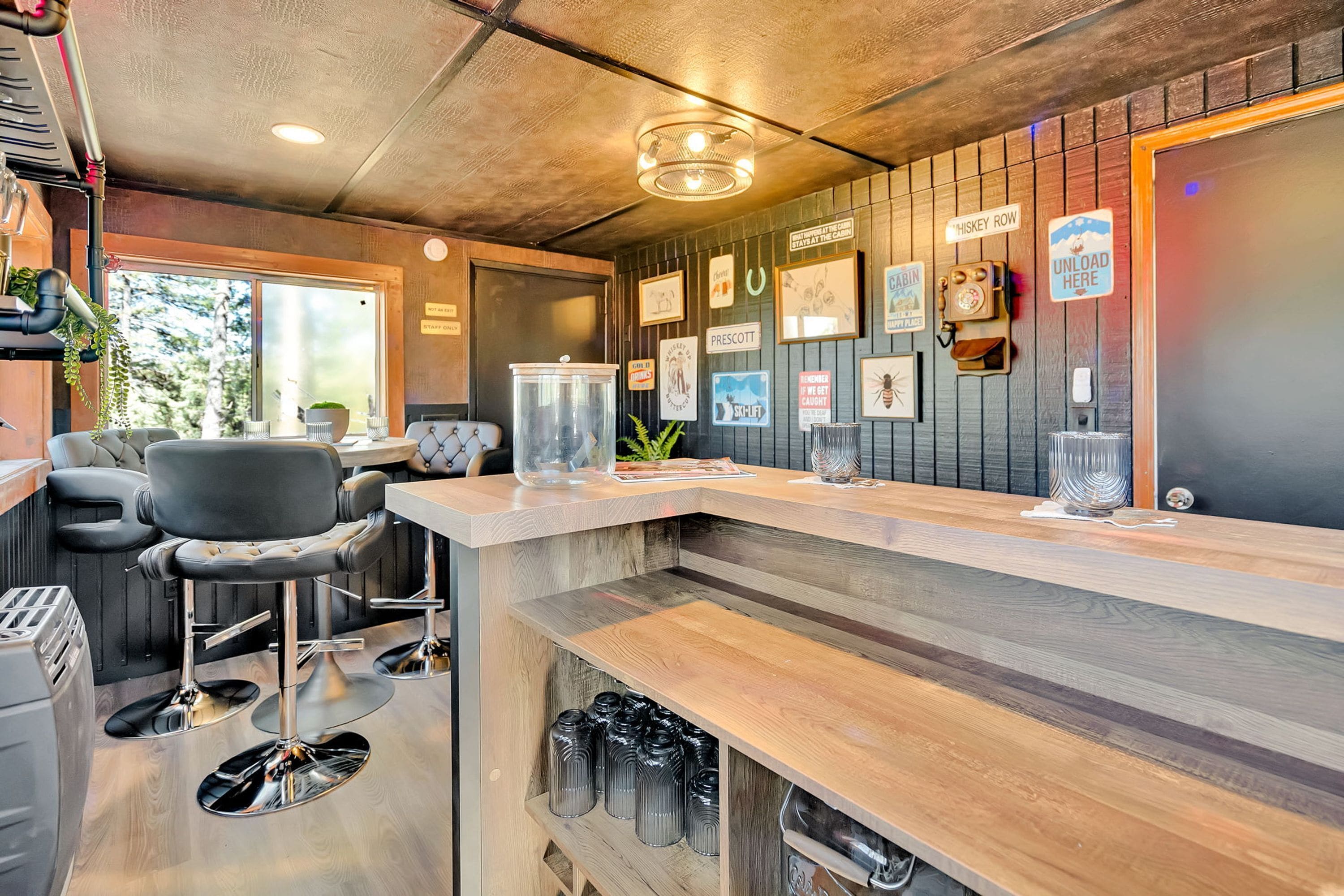 House | 4 bedrooms, high-speed internet