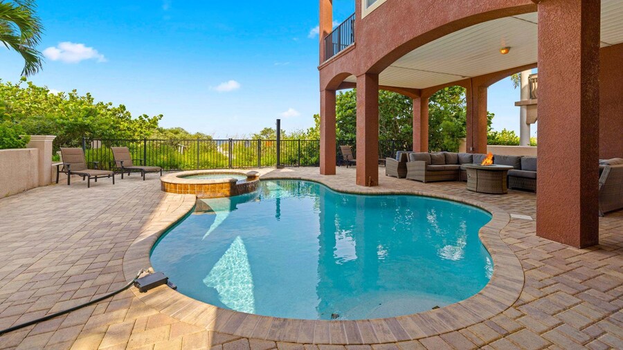 Beachfront Villa Heated Pool Spa Pool Table