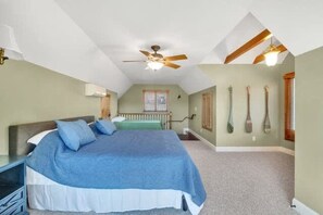 Unclassified image, 3 of 45, button - Lakefront Dock Hot tub Firepit Dog Friendly (Mill Spring)