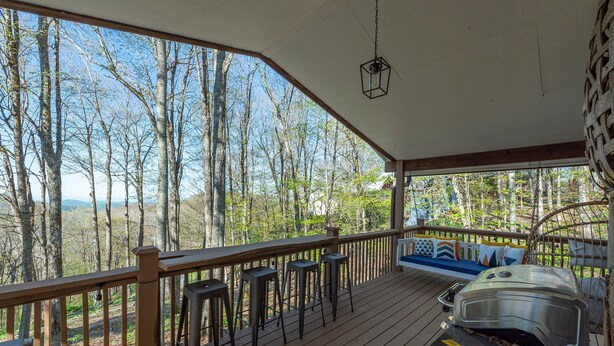 House - 5 Min to Hatley Pointe Apr s Ski Hottub Firepit (Mars Hill)